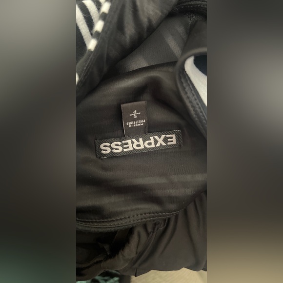 $80 EXPRESS BLACK & WHITE STRIPE BODYCON SHEATH DRESS SMALL - Picture 5 of 6